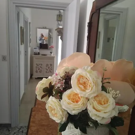 Apartment Flowers House Umberto