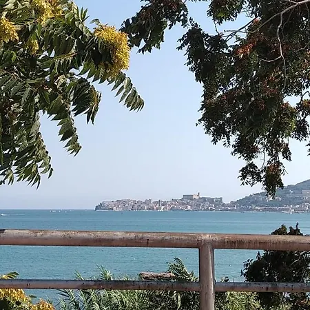 Flowers House Umberto Apartment Formia