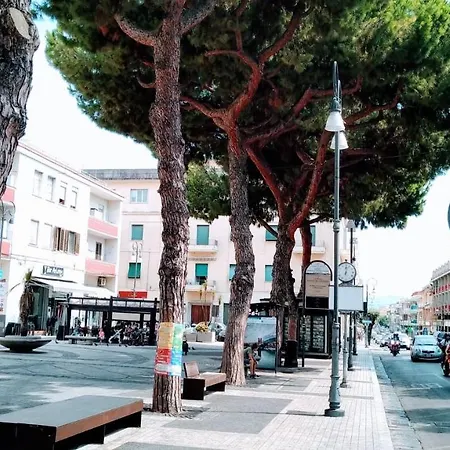 Flowers House Umberto Apartment Formia